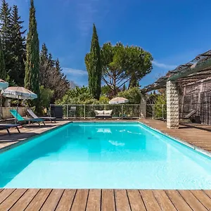 Jade En Provence Guest house